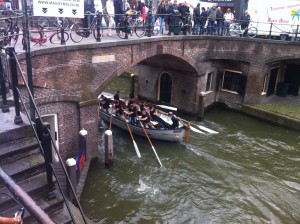 Utrecht bruggetje inglijden110415